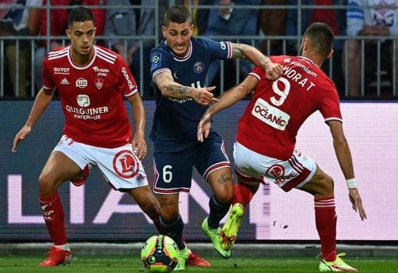  巴黎圣日耳曼狂胜对手，领跑法甲积分榜